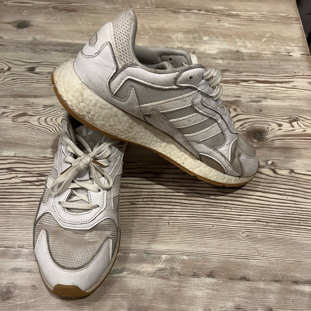 Adidas white street-wear sneakers